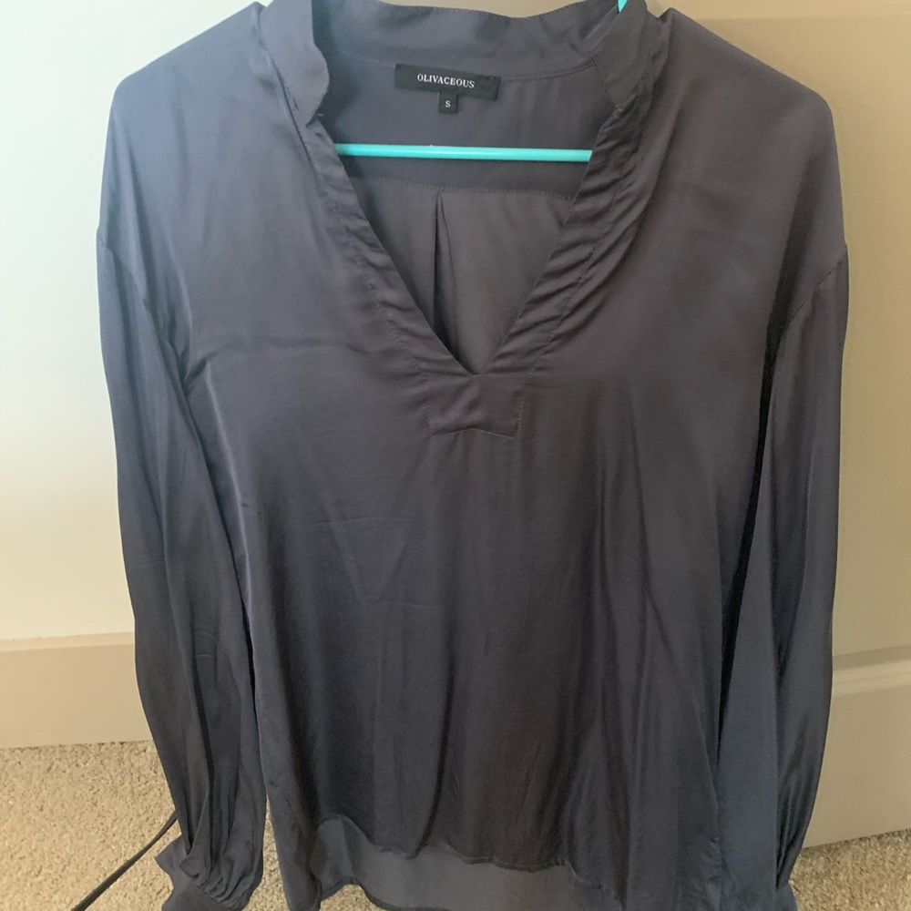 Olivaceous long-sleeve top